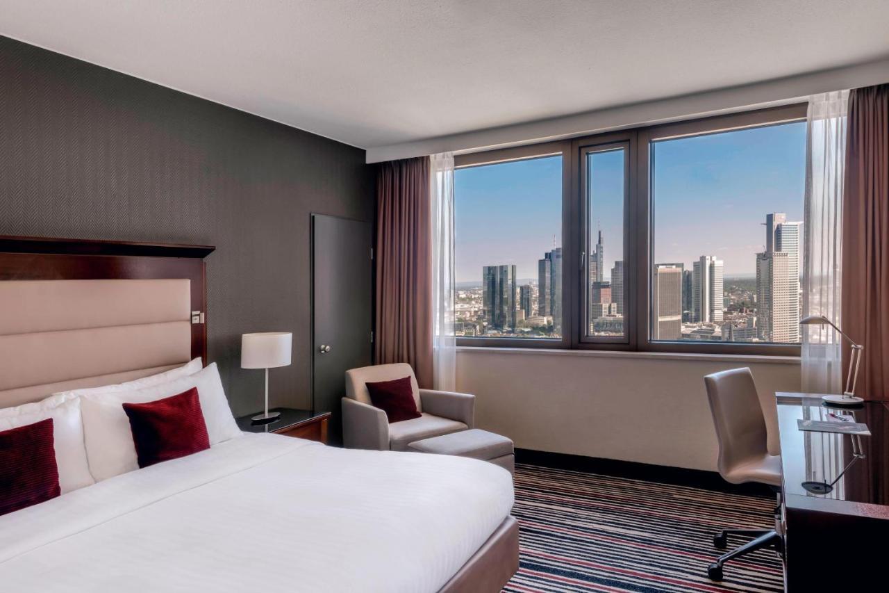 Frankfurt Marriott Hotel Frankfurt am Main Luaran gambar A guest room at the Westin Frankfurt