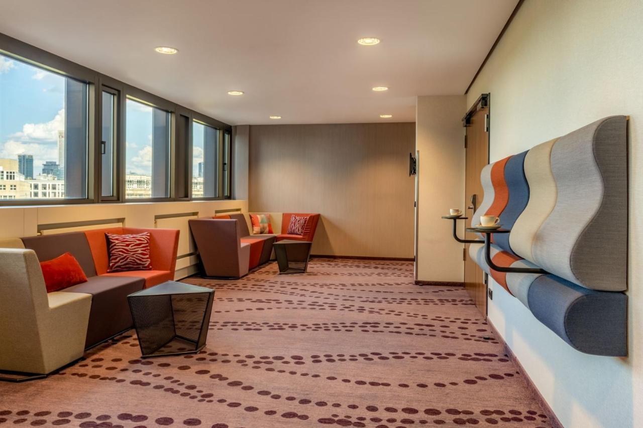 Frankfurt Marriott Hotel Frankfurt am Main Luaran gambar The lounge at the airport