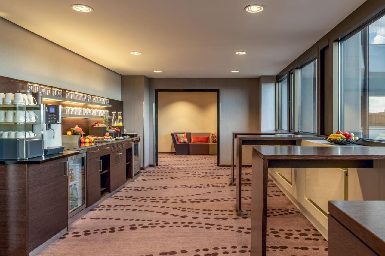Frankfurt Marriott Hotel Frankfurt am Main Luaran gambar The lounge at Frankfurt Airport