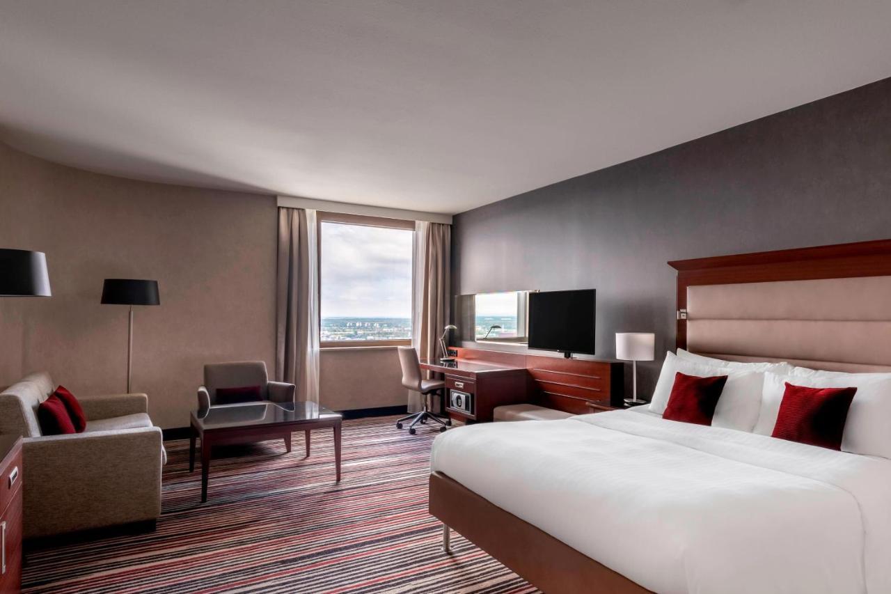 Frankfurt Marriott Hotel Frankfurt am Main Luaran gambar A room at the Hilton London Heathrow