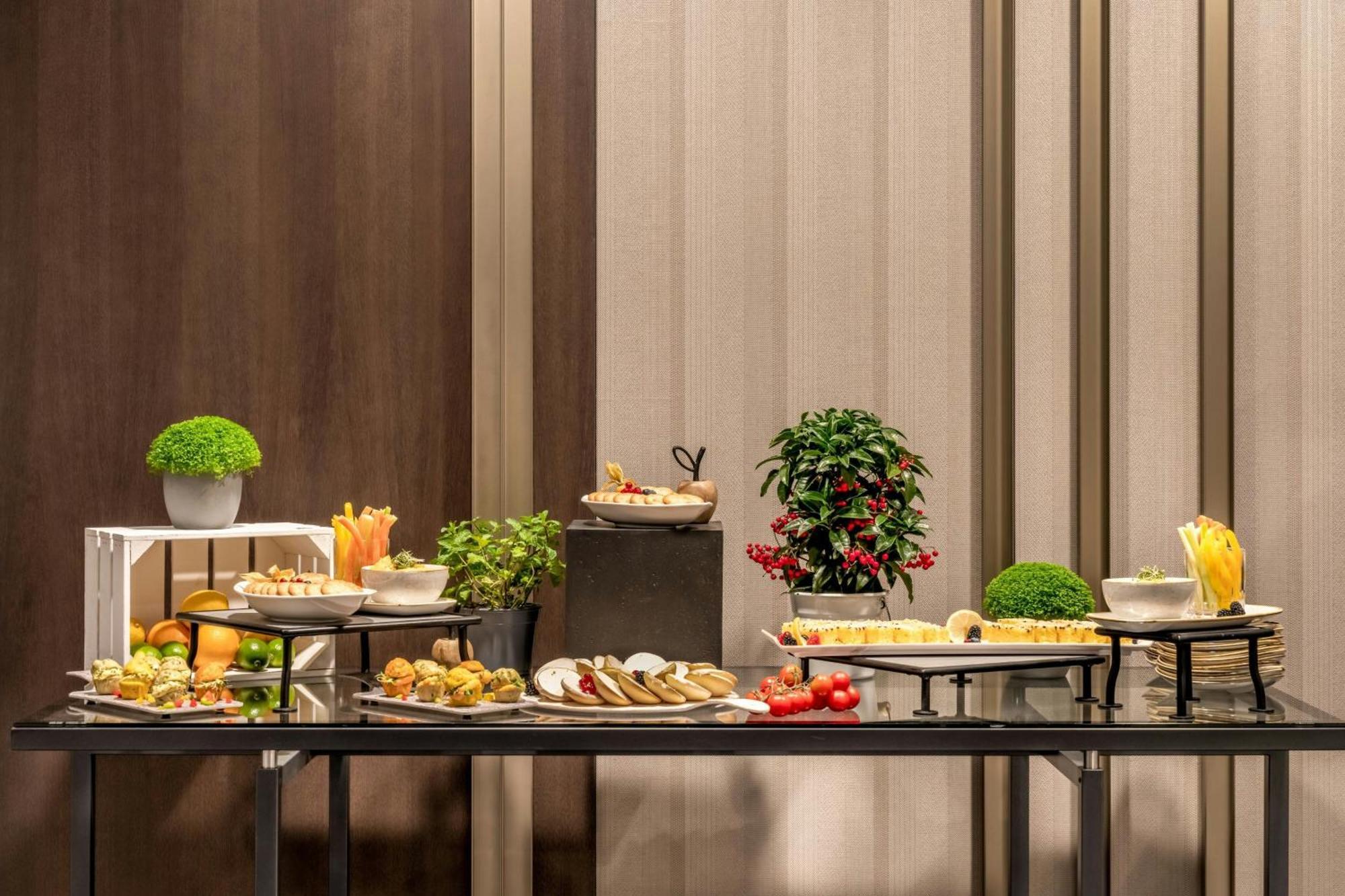 Frankfurt Marriott Hotel Frankfurt am Main Luaran gambar A buffet table