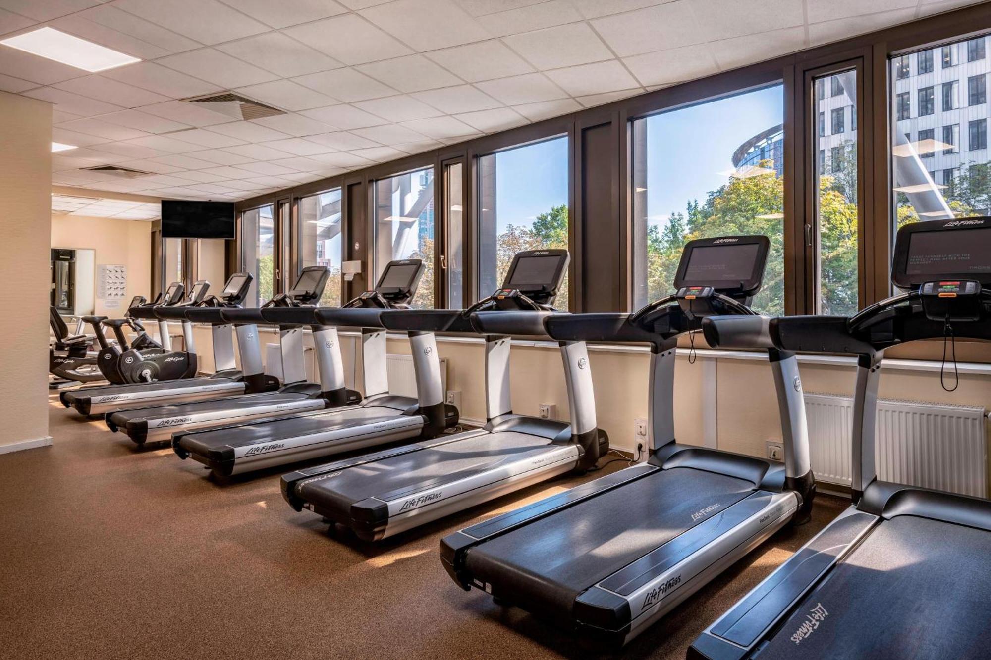 Frankfurt Marriott Hotel Frankfurt am Main Luaran gambar The gym at the hotel