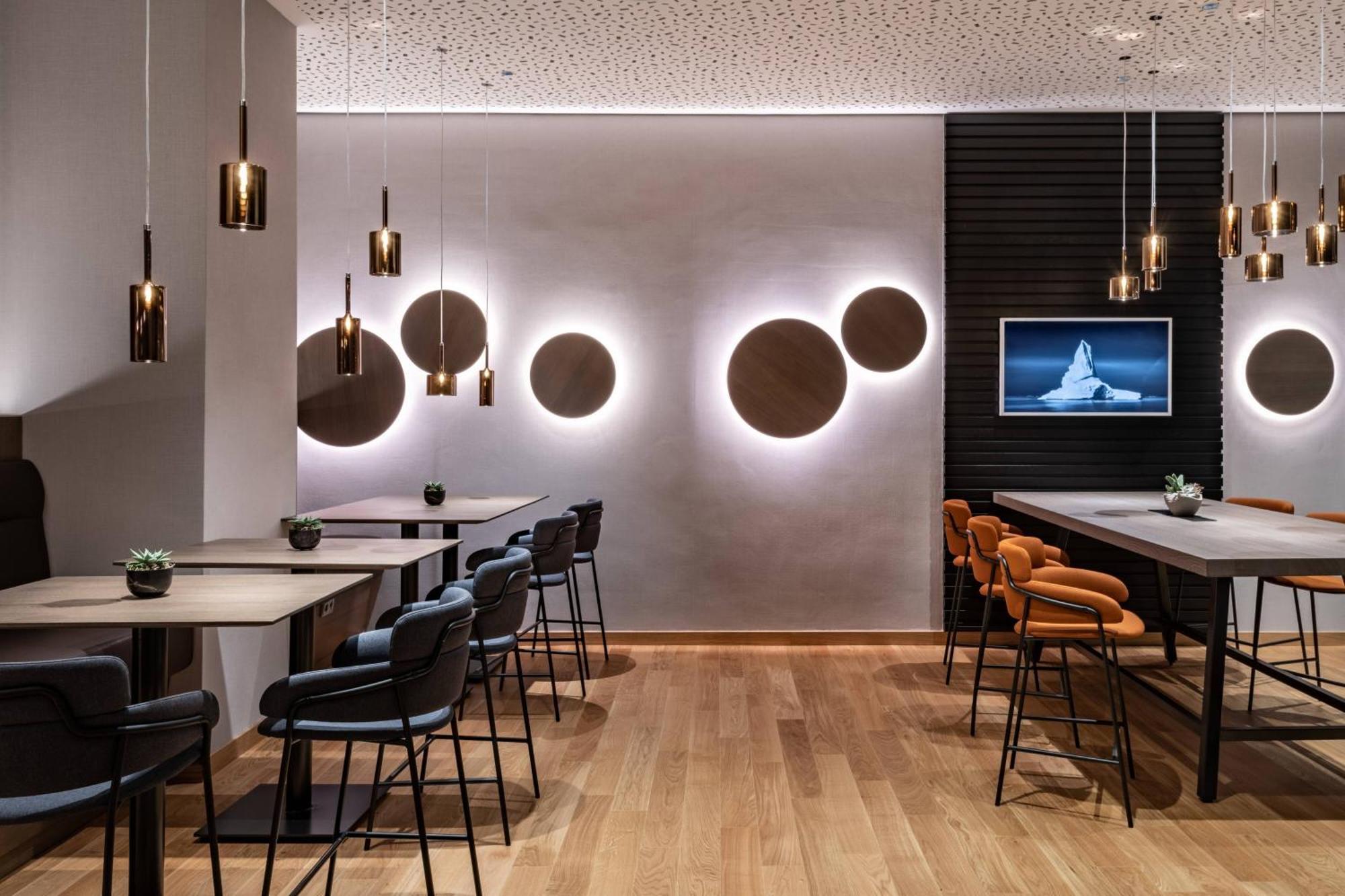 Frankfurt Marriott Hotel Frankfurt am Main Luaran gambar The lounge at the airport